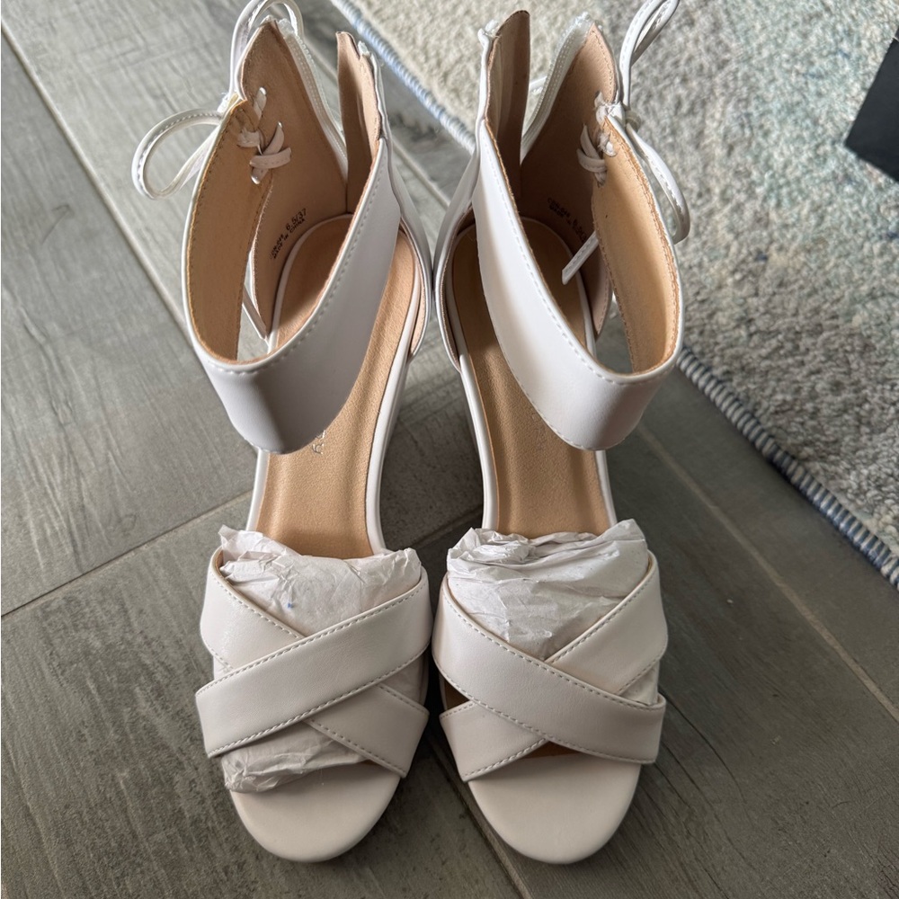 Chinese Laundry Women’s Canty Wedge Heels